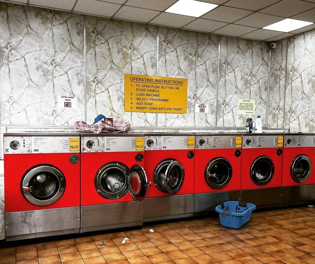 Launderettes1's tweet photo. Uxbridge Road Launderette, 312 Uxbridge Road, London, W12 8NG 🧺📷 @instailka
#uxbridgeroad #london #launderette #vintagelondon #retrolondon #londonlaunderettes #londonlife #londonstreets #colour #art #light #design #style #coinop #laundry #coinlaundry #slotmachine #washing https://t.co/jvJ9ly2767