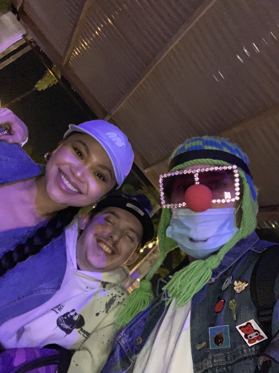 CryptoNovo311's tweet photo. Gonna love #otherblock 
🔥New friend @BaronDavis 
🔥Old friend @beijingdou 
🔥OG friends @franalations23 @dynalations #ArtBaselMiami #NovoMiami https://t.co/LKs9r4GvZe