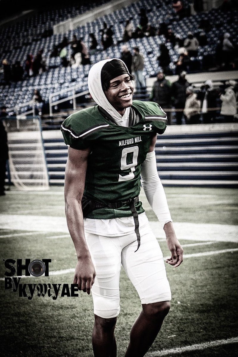 Dpierson9_'s tweet image. Just won states, very blessed👐🏽 @WearemilfordFB