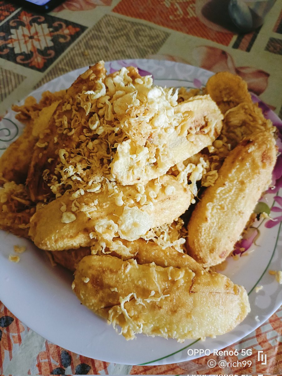 PerinduSepi99's tweet image. Haiiiii semua. Mkn tghari... pisang nipah goreng.. 
#sambalkicap #pisanggorengrangup