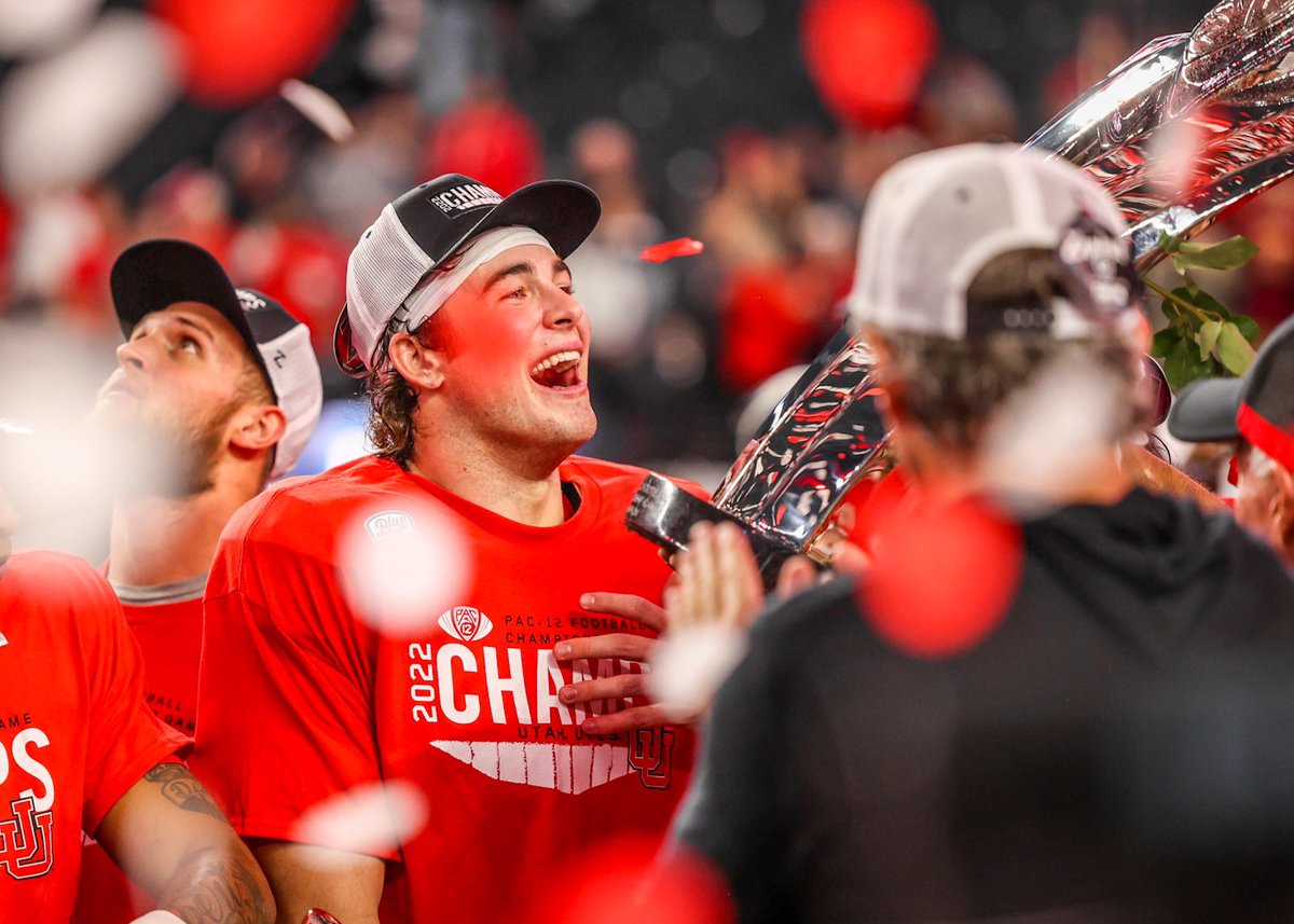 j_gambassi's tweet photo. @Utah_Football takes the @pac12 trophy 47-24! #utahfootball #uofu @TheChrony @ChronySports https://t.co/LVKWJD5jOk