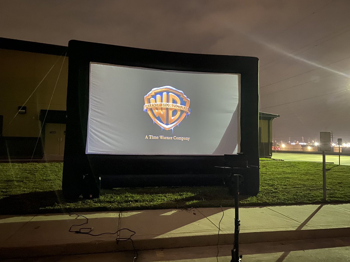 Backyardvibes__'s tweet image. 21 ft screen ✨

Is available to rent ‼️