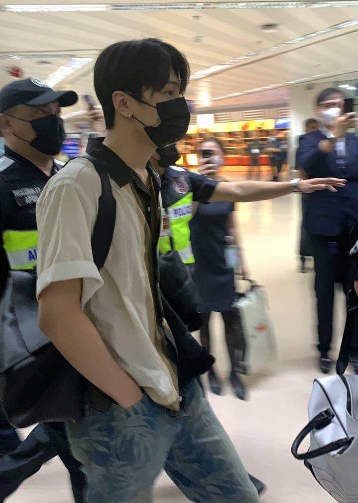 Yang_Na_ri's tweet photo. Eyy manila boy Jay

#ENHYPENinMANILA #JAY #ENHYPEN_JAY #ENHYPEN https://t.co/fZUnNvXjSG