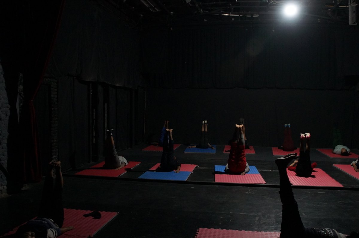 ShilpeeeTheatre's tweet photo. Art is not a mirror to reflect reality, but a hammer with which to shape it."
-Bertolt Brecht.
#Shilpee
#artists
#acrobatic_class https://t.co/GHgRd8Cilx