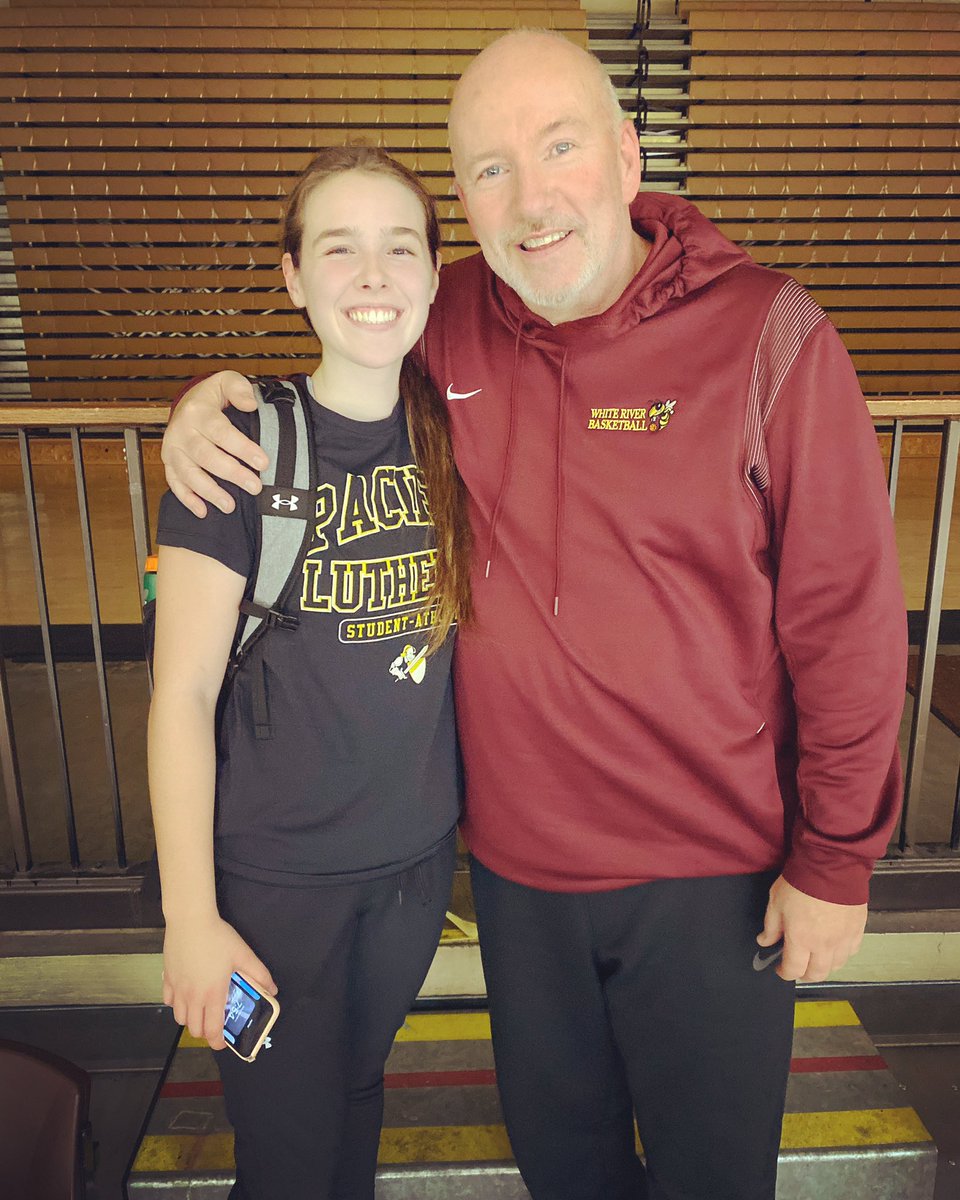 wrladyhornets's tweet photo. Always fun to root for a former Lady Hornet! 🏀🐝 https://t.co/Oe4zrfN6hb