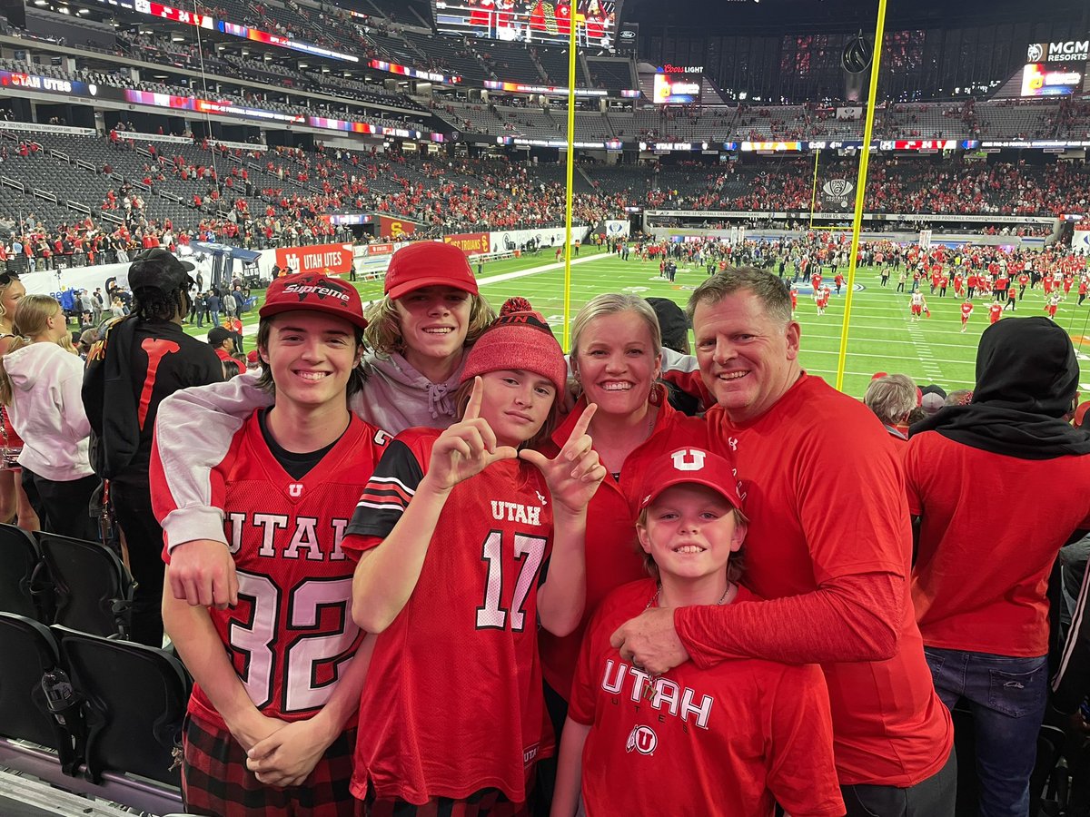 courtmcbeth's tweet photo. Amazing Utah victory. @pac12 champs. Grit over money. @Utah_Football @UUtah https://t.co/gBW3qodZxs