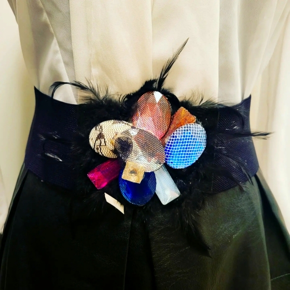 Barbara21188889's tweet photo. So good I had to share! Check out all the items I'm loving on @Poshmarkapp from @KemoesQ @JatiNyc #poshmark #fashion #style #shopmycloset #123usa #effervescentbubbles: https://t.co/mWZ6ZGy4A3 https://t.co/3ssM7TzQhL