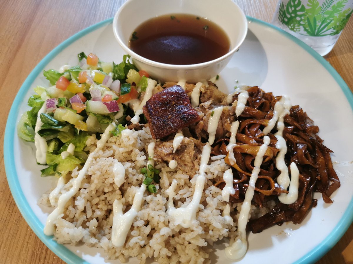 Dudeizir's tweet photo. When in #BGC #SecretKitchen #UpTownMall https://t.co/4CGtUbL0WP