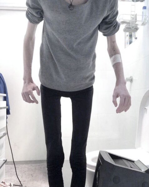 stickb0yz's tweet photo. @puppystarves some of mine. I would die to look like this https://t.co/65hdaXPcuD