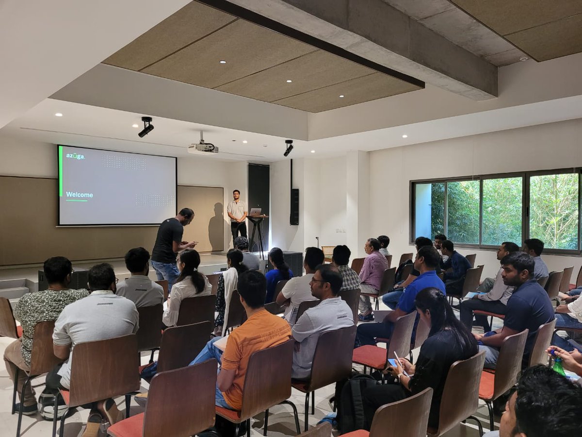 KonfHub's tweet photo. #Java geeks having fun!
Sharing all the action from the Performance Tuning Java Applications meetup sponsored by @Azuga_GPS.
Missed this session?
Participate in our #AzugaQuiz 👉: https://t.co/oUUfRPKer4
#Java #PerformanceTuning #Meetup #community #Bengaluru #Tech #Azuga https://t.co/MGBLQwV4mI