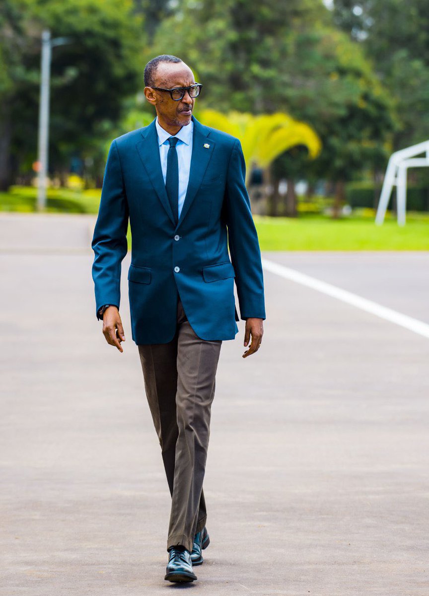 mutesi_lydie's tweet photo. He is not a dictator He is a huge blessing to Rwanda, Africa and the World. An exemplary Leader who walks the talk, who united Rwandans (which looked impossible to many), He gave this country the dignity and yes we love him and we can’t take him for granted. 
You can’t hate him😊 https://t.co/pDzJrBIxiq