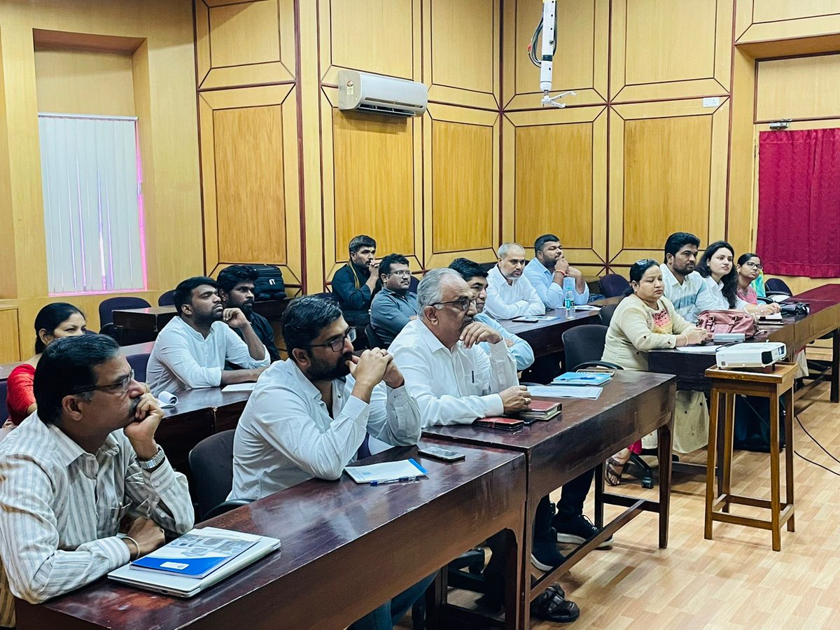 Urban_ASCI's tweet photo. #FSTPs are important to achieve #ODF++ status as they carry out effective treatment of faecal sludge. @Urban_ASCI's Dr Rajarshi Banerjee led a workshop on FSTP output quality parameters and reuse for #FSTP concessionaires. @Rajarsh23597500 @RAkupatni @Vats_says @Chary_VSC https://t.co/9FVJZeToJv