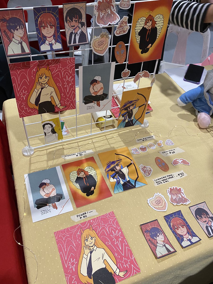 yokkatas's tweet photo. first booth setup in paskomiket!!! thank you to everyone who’s gotten something so far 🥺💗

#PASKOMIKET2022 https://t.co/MZc2FXxX27