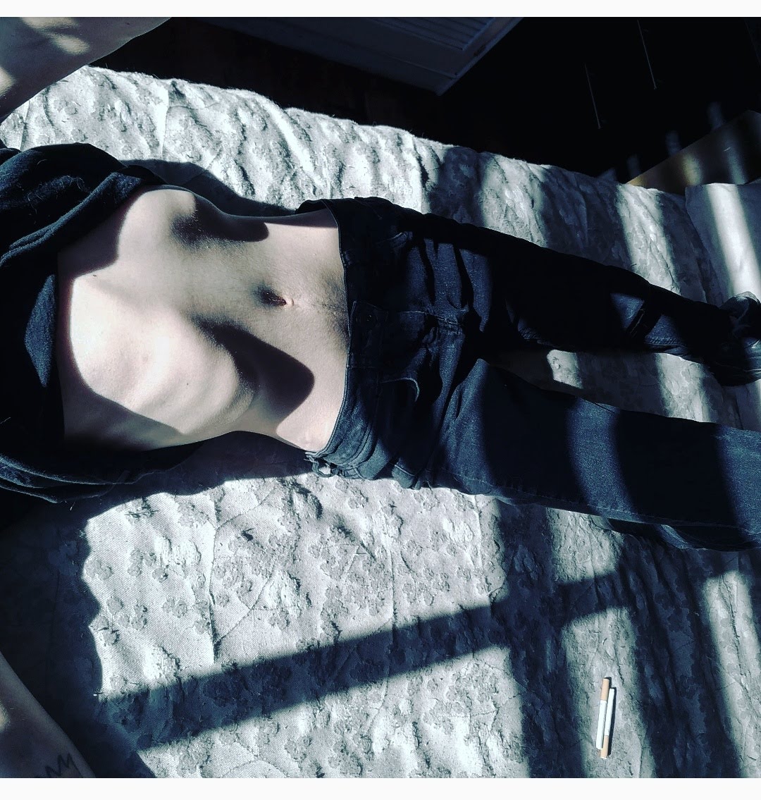 stickb0yz's tweet photo. malespo ribspo thigh gap https://t.co/ew0bQw9KLk