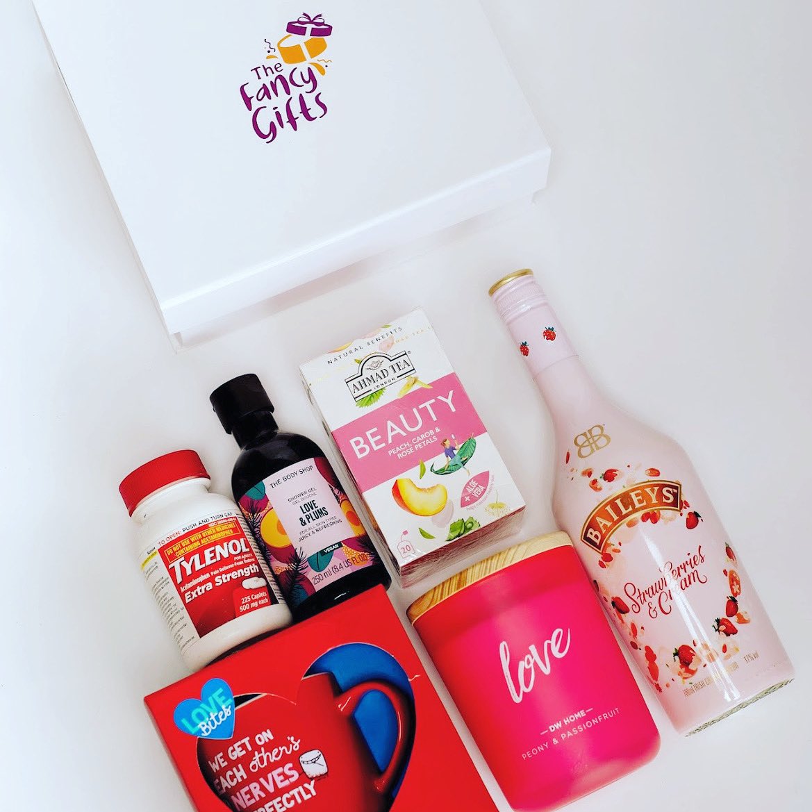 thefancygifts's tweet photo. Period care box curated for a return client and the hand written note in this gift box reads “It’s red week, stay cozy pumpkin”

#periodcaregiftbox
#periodcarekit https://t.co/LdJwrAXyvm