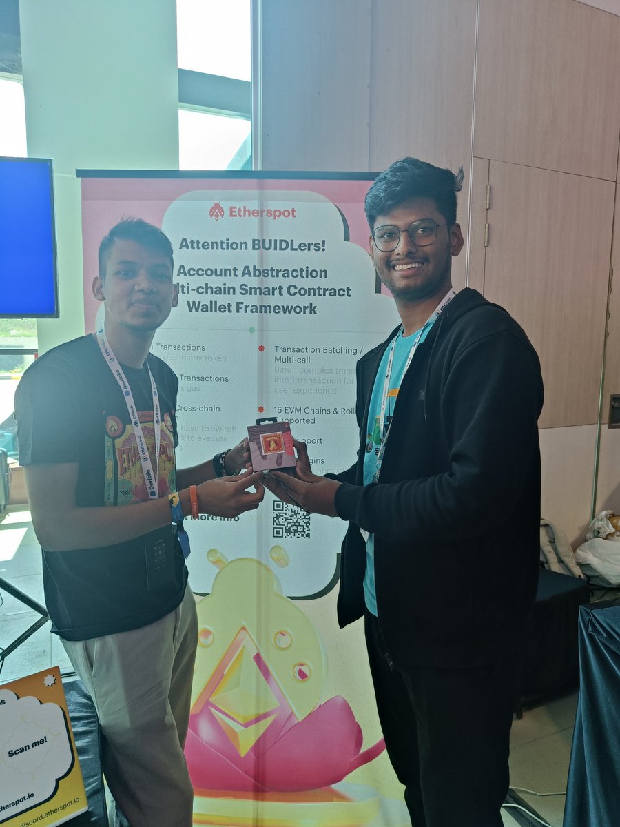 jaybade11's tweet photo. Excited to be here at the @etherspot booth!
Won the boAt airdopes 🤩 #ethindia #AA #multichain #Etherspot https://t.co/XyKtqpEJkk