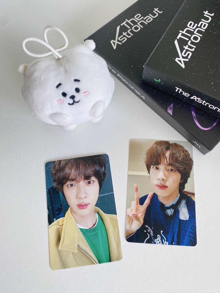gardenheart1204's tweet photo. I’ll be handing out these freebies pc tomorrow at @GoldenTeaTime’s Jin birthday cafe event! See you there! 💜 https://t.co/QzKVJwHKpX