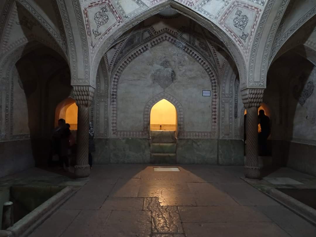 skymanuelima's tweet photo. A Cidadela de Karim Khan é uma cidadela localizada no centro de Shiraz, no sul do Irão. Foi construído como parte de um complexo durante a dinastia Zand e serviu como seu lar. A forma lembra uma fortaleza medieval. #KarimKhanCastle #Cidadela #PraçaShahrdari #Shiraz #Irão #Persia https://t.co/w1rmItrrmk