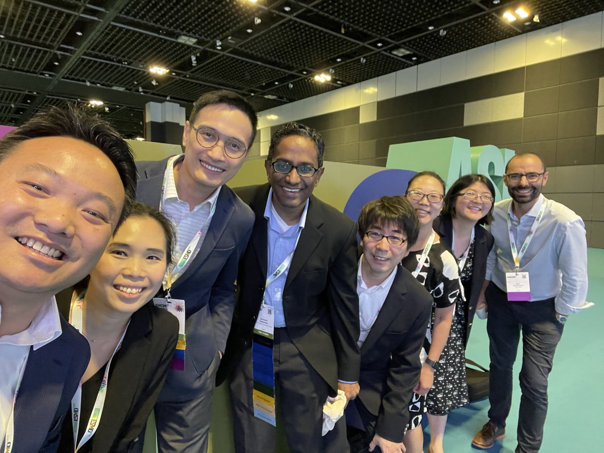 Feeling young after being able to snap 📸 a #Wefie with graduates of <a href="/myESMO/">ESMO - Eur. Oncology</a> Asia #LGP programme. Thanks mentors including <a href="/ravikanesvaran/">Ravindran Kanesvaran</a> for mentoring a new generation of oncology leaders in our region! <a href="/anmwongNZ/">Annie Wong 黃毅敏</a> <a href="/PoonEileen/">Eileen Poon</a> <a href="/reswong/">Rachel Wong</a> #mentorship #ESMOAsia22