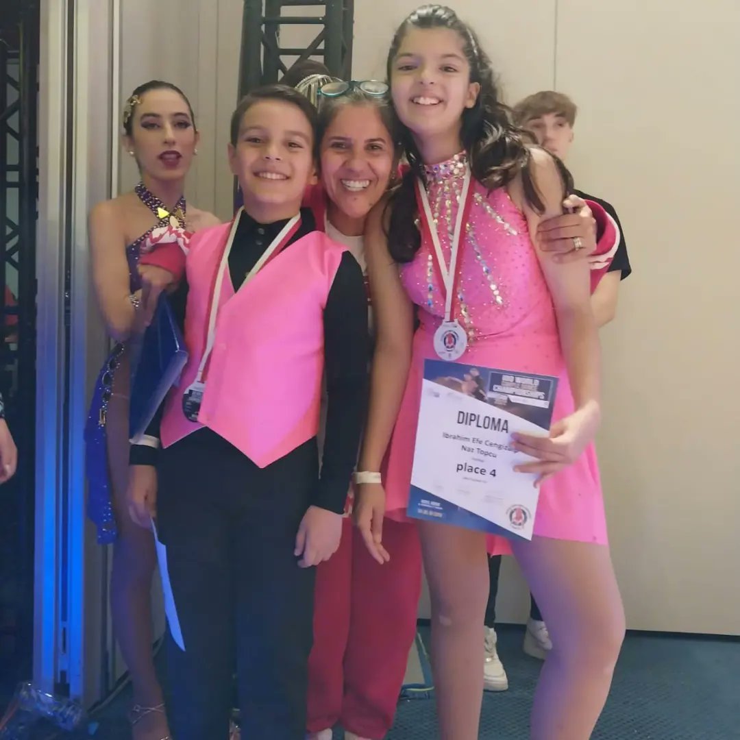 Okulumuz 5G sınıfı öğrencilerinden Naz Topçu Dünya Dans Şampiyonasında Dünya ikincisi ve dördüncüsü olmuştur. Öğrencimizi kutluyor başarılarının devamını diliyoruz...