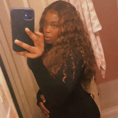 Tiashaa___'s tweet photo. #NewProfilePic https://t.co/PAaLearVtK