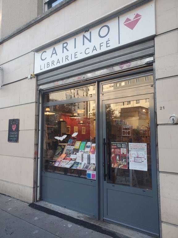 NiraReyesMoral1's tweet photo. 😘📚🤗 #Libraires | Cariño, librairie-café . Libros en español y francés . Voir lien https://t.co/1zmOdIHuT8 #RegaleLibros 🎁📕🎄⁦@metailie⁩ ⁦@ActesSud⁩ ⁦@EditionsZulma⁩ https://t.co/hDwSDs3PPa