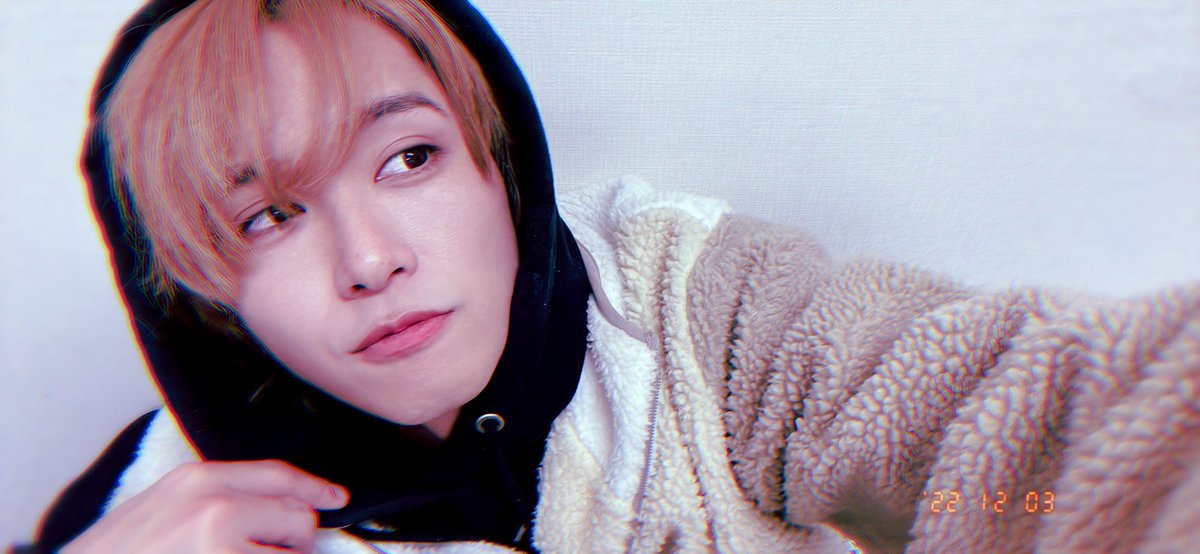 st19910406's tweet photo. イオンタウン成田富里さんにて、
特撮Boyzライブありがとうございました‼︎
約3年ぶりに参上‼︎
少しは立派になったかな?
自分ではいまいちわからないけど、
少しでも前に進んでいけるように励むだけ🎆🎇
皆ありがとうね‼︎
絶対に大きくなる‼︎
なりたいじゃないの、なるんだから!
#特撮Boyz https://t.co/bTpeUTRANP