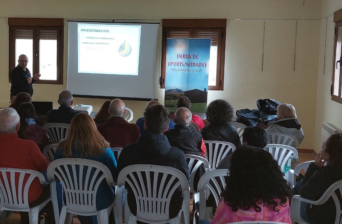 Despedimos un año de actividades con llenazo en el Curso Teórico-Pràctico de Aplicaciones GPS para Senderismo #SierraNorte #SierraViva