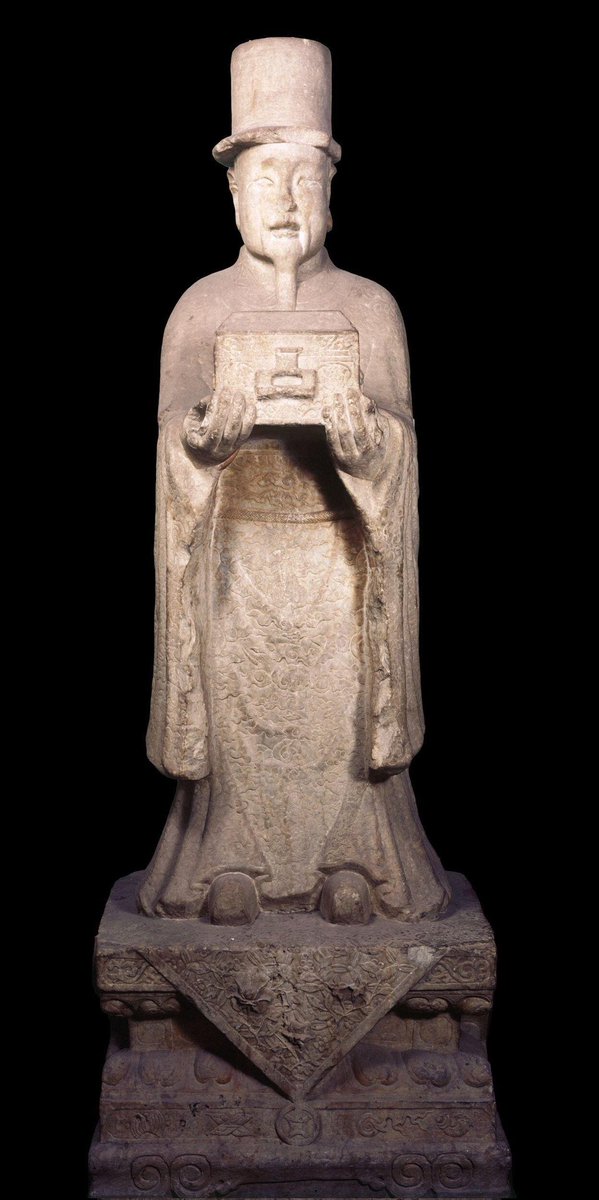 1637年英国商人Peter Mundy在广州目击的平顶大帽。明朝的最后几年里，这类帽子频繁地出现在衙役与底层军官的头上