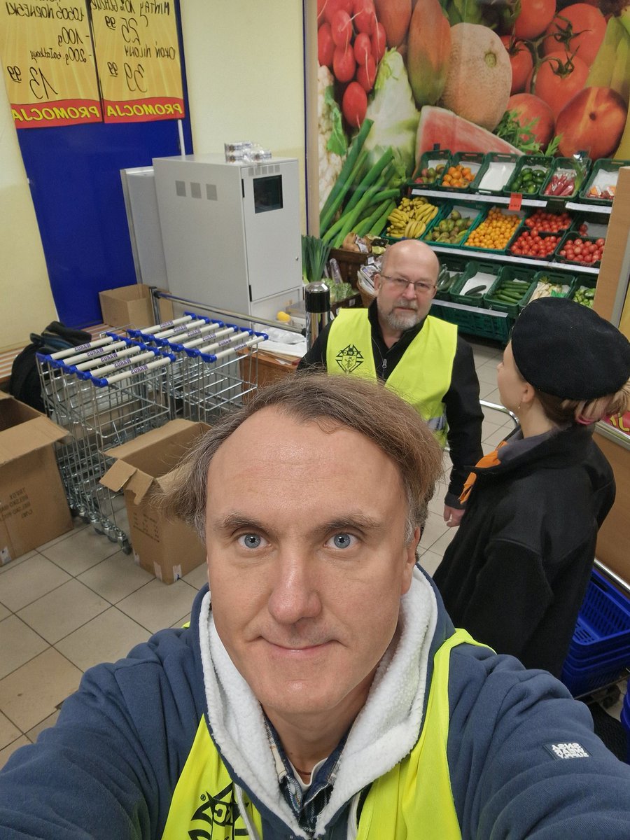 PawelLenarczyk's tweet photo. Jeśli chcecie przekazać dary dla Domu Samotnej Matki w obwodzie chmielnickim w Ukrainie zapraszamy do #Warus przy #Nugat #Ursynów. Jesteśmy od 9.00-19.00.

#UrsynowPomaga https://t.co/QHoMzwjubA