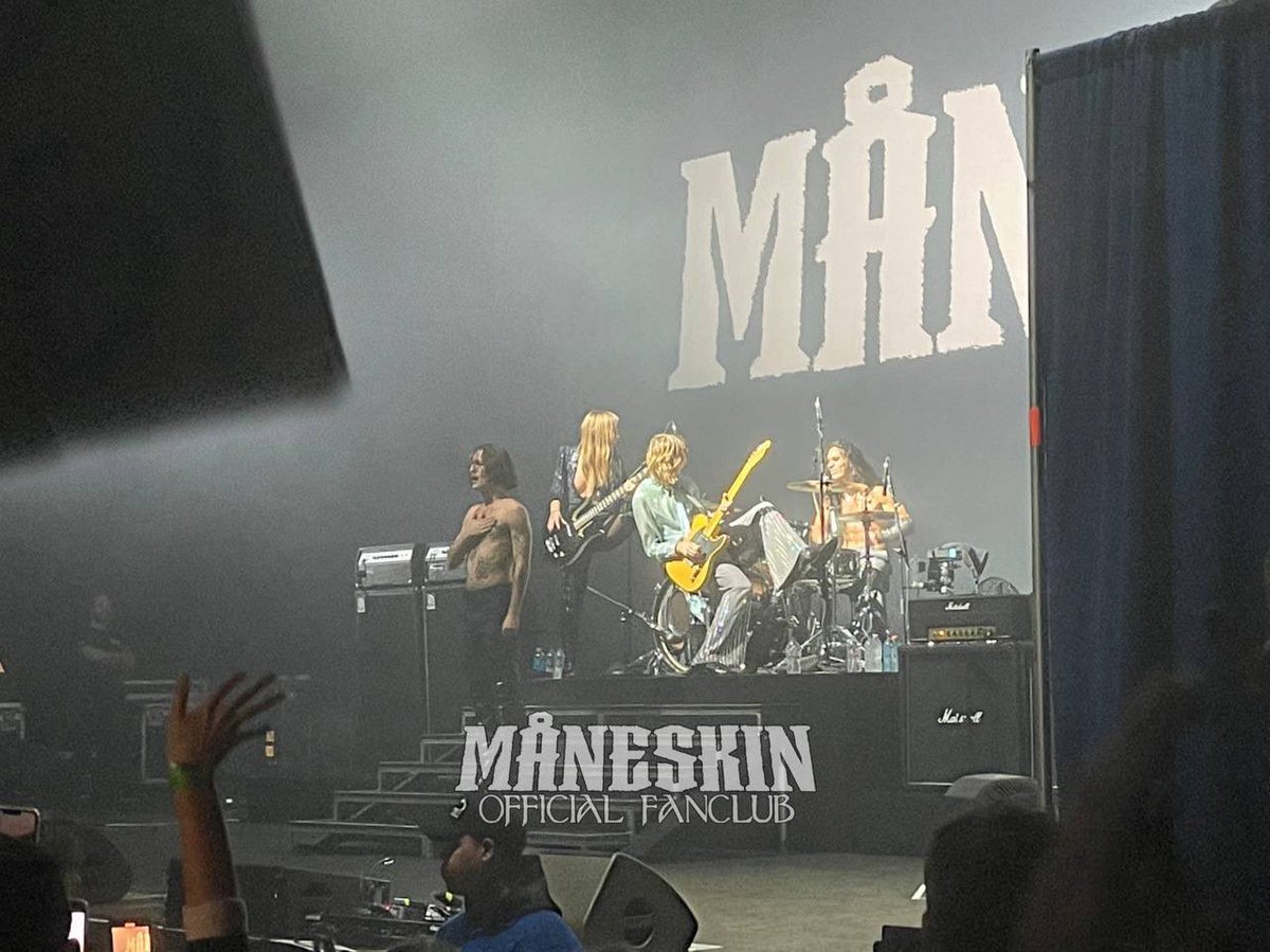 MÅNESKIN OFFICIAL on Twitter "📸 Måneskin tonight on stage at