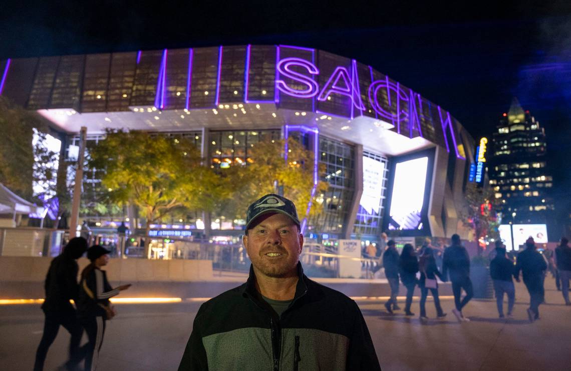 nusalt's tweet photo. Sacramento Kings say Light that Beam! https://t.co/a6JBlA5iTi