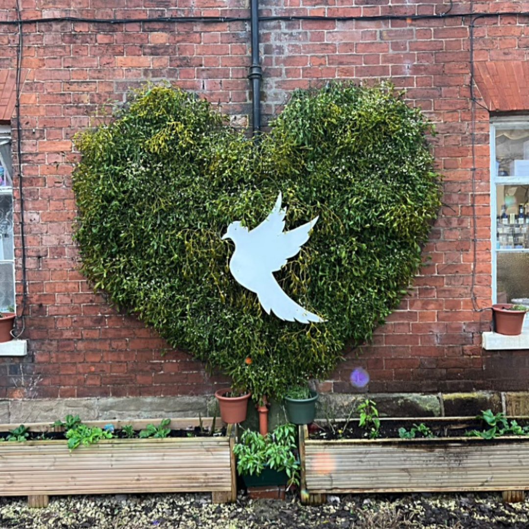 It's Tenbury Wells Mistletoe Festival Day - A fun-filled, free family day out! Kicking off from 10am this morning! #tenburywells #tenburywellsmistletoefestival #mistletoefestival #somethingforeveryoneintenbury