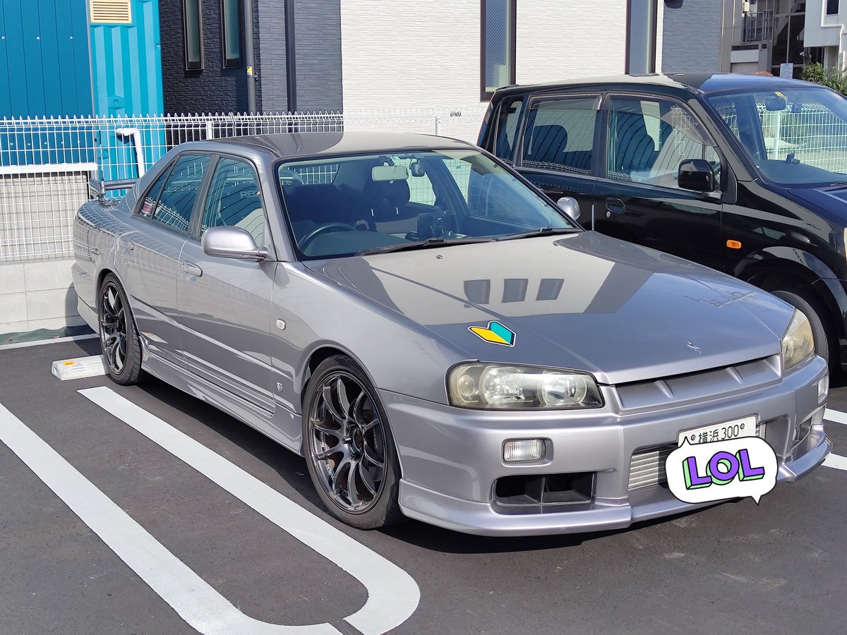 50karashi's tweet photo. 🔰を貼ったスポーツカーよりダサい車は世の中にそう多くない(21になったので家の車に乗れるようになりました) https://t.co/XX7kiBShLk