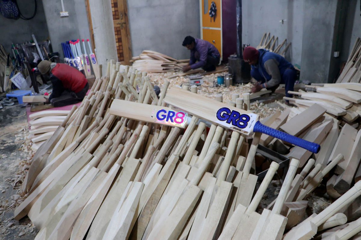 Sagrika Kissu on Twitter "RT Nissarjourno Kashmiri workers polish