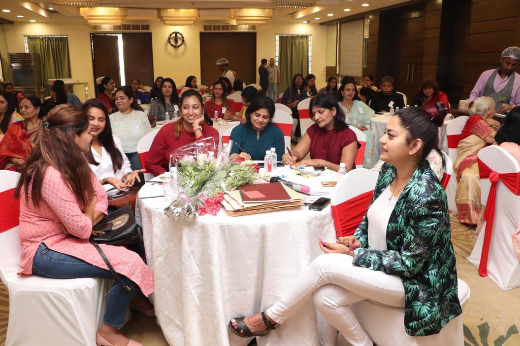 dynamicSaleha's tweet photo. ‘Mindful Living for an Enriched Existence’ - Seminar by the MUI Women’s Wing on Financial wellness - Get MoneyWise by @TheGreatGruhini and My Balancing Act: Creating my aura of harmony by @DeeptiMankad https://t.co/6tHINWMGWN