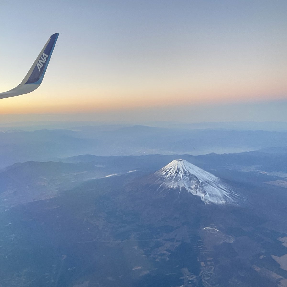 mixer3939's tweet photo. 今日の富士山🗻
満足♪
#ソラマニ_マドカラ #富士山 #nh567 #ja152a https://t.co/tRVZSKXkmo