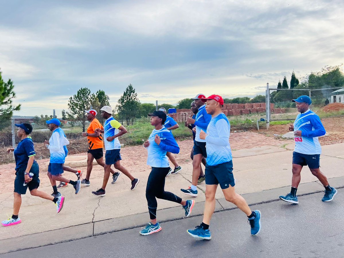 attville_ac's tweet photo. Saturday kasi training in #Pheli
#Atteridgeville #Saulsville
We don't stop doing what we love because it is December.
#Thelinduku #RemaPheli https://t.co/Rftdz5SzO4