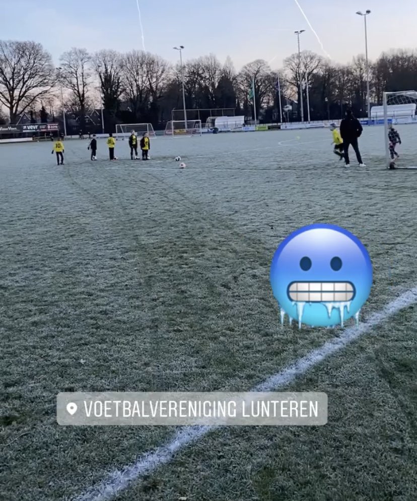 Goooooooooodmorning!!!!!! Even wennen aan die kou weer brrrr….. #voetbal #JO9 #momslife