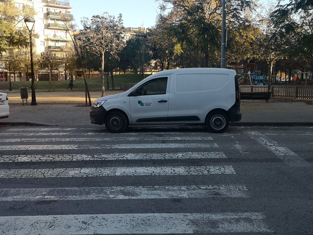 #Girona, ni neta ni cívica

<a href="/DiputacioGirona/">Diputació de Girona</a> <a href="/girona_cat/">Ajuntament de Girona</a> <a href="/MartaMadrenas/">Marta Madrenas 🎗</a> <a href="/CUPGirona/">CUP Girona</a> @alcaldessa_gi <a href="/GemmaGeis/">Gemma Geis i Carreras 🎗</a> <a href="/llsalellasvilar/">Lluc Salellas i Vilar</a>