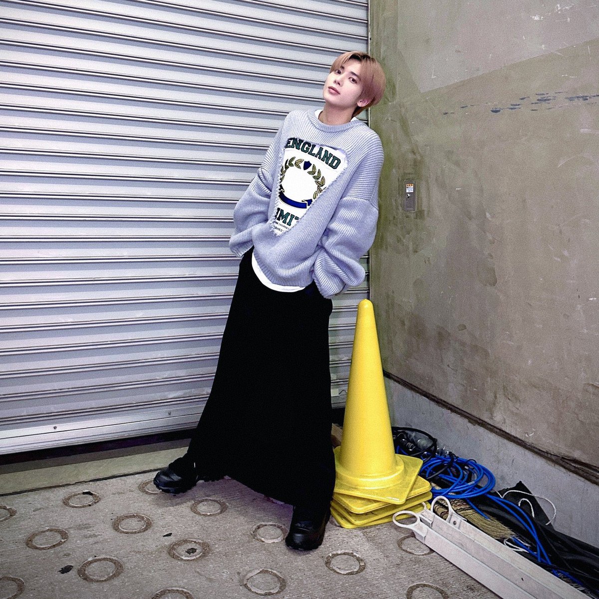 roscpctl's tweet image. — luca has posted new photos 📷 

it’s heather day (3rd of december) so here’s me in a sweater and skirt? i guess? i don’t know, but it’s looking quite good so whatever. have a nice day and don’t forget to watch the world cup if anyone’s playing tonight 

#ILEEVE