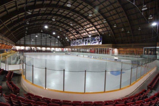 GoHenryDog's tweet photo. @timandfriends Port Credit Memorial Arena … Best barn in the business. https://t.co/D6pgH1xjcy