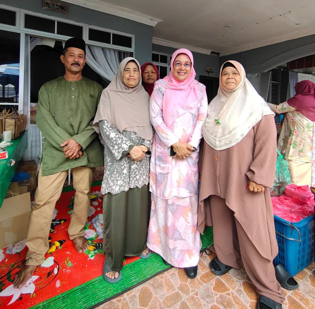 shidaismail64's tweet photo. Sempat juga saya memenuhi undangan Walimatul Urus meraikan pasangan pengantin anakanda Encik Md Jamalulil Bin Md Taha di Taman Sayong Pinang .

Semoga pasangan pengantin menjadi keluarga yang sakinah, mawaddah dan warrahmah. https://t.co/pq7qnPylKP
