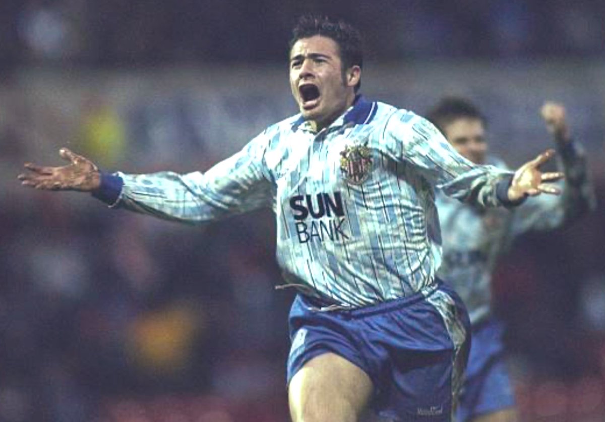 LeeCPDAFC's tweet photo. #FootballShirtFriday on Saturday! Another 90’s Conference Classic that’s been long on the wanted list, Stevenage Borough’s 1997-1999 #Vandanel Away Shirt (#SunBank) worn in their FA Cup win at Swindon Town in 97/98 &amp; that iconic Grazioli goal celebration! (1/2) #StevenageFC #Boro https://t.co/WB33RWfGrU