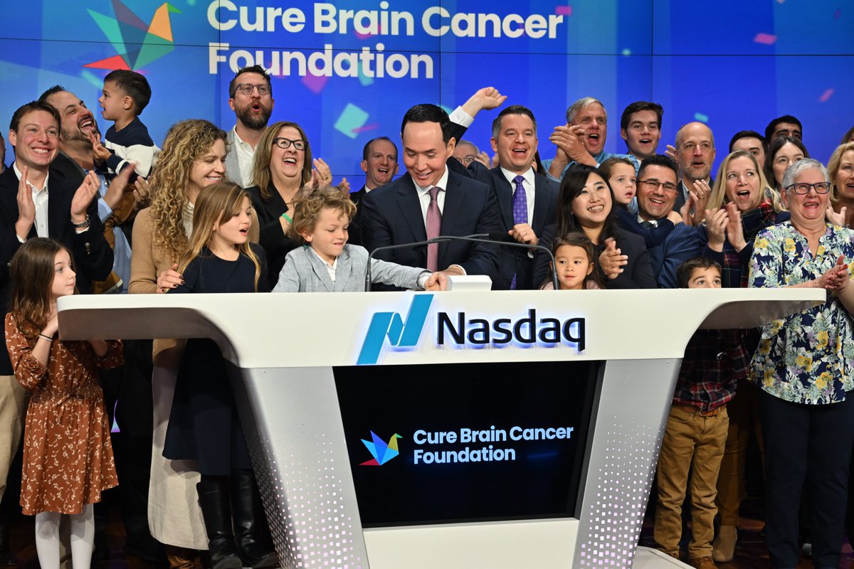 braincancer_AU's tweet photo. A historic moment as Foundation CEO @LanceKawaguchi rings the opening bell at #nasdaq. Today we celebrate bringing awareness for support of early-stage biotechs and cancer researchers on the global stage! #curebraincancer, #braincancerresearch #leadership https://t.co/W4V4zV0VLy