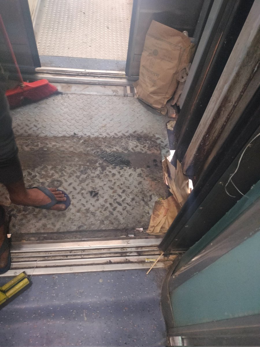 AshmitaPro's tweet image. @KonkanRailway Train no 11100 boarded from madgaon to Mumbai at 1245 pm dirty toilets garbage no ac cooling paid approx 7000 for 3 tickers 2nd ac torned curtains.. atleast do Housekeeping before new people get in a request pls
