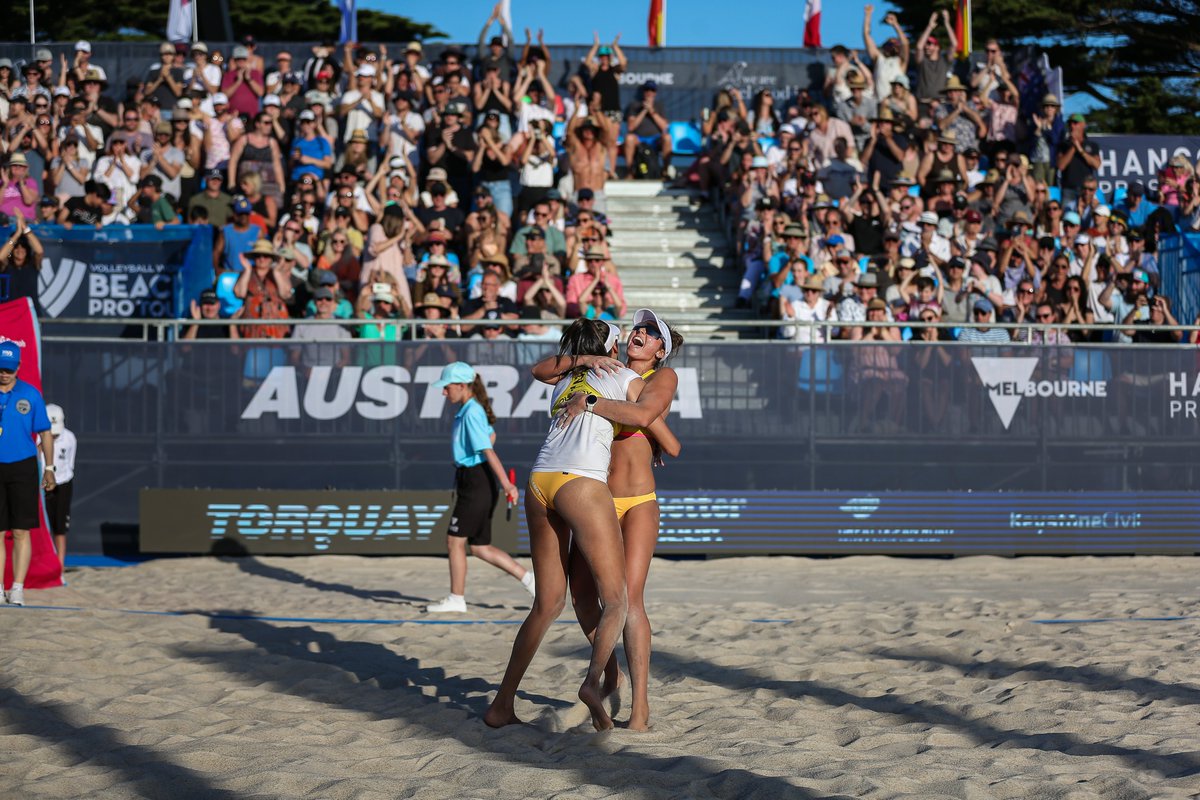 ausvolley's tweet image. BRONZE MEDAL 🥉 Australia's @Mariafe -  Beach Volleyball Player &amp;amp; Taliqua Clancy have delivered a gutsy 2-1 (14-21; 21-19; 15-13) win over the USA’s Kirsten Nuss and Taryn Kloth in the @Beach Volleyball World Elite 16. 

@Visit Melbourne @Visit Victoria #BeachVolleyfest