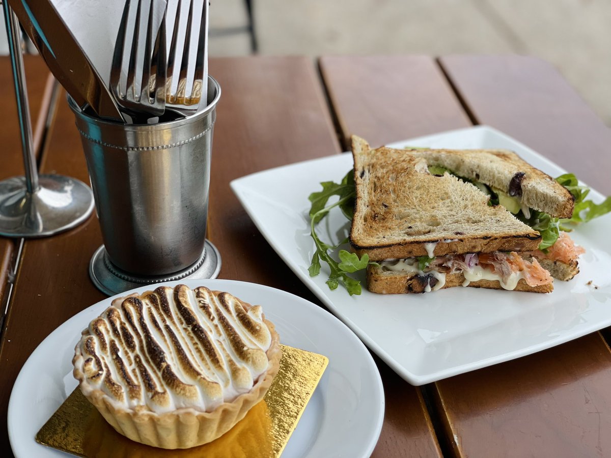 Hyperxgur1's tweet photo. 
La Boulangerie. #foodrun #foodies #Nola #frenchbakery #localspot https://t.co/rNyqxxVqr5