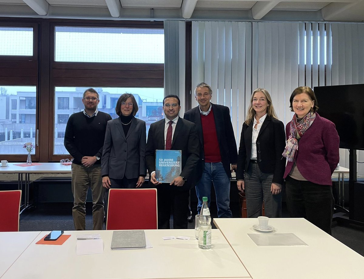 cgmunich's tweet photo. Strengthening Education &amp; Research collaboration between #IndiaGermany. Consul @Suyash_Diplomat met the Vice President &amp; Professors at the University of Regensburg to discuss university partnerships, student exchange, educational initiatives, dual degree &amp; research projects. https://t.co/rokEJjYYd9