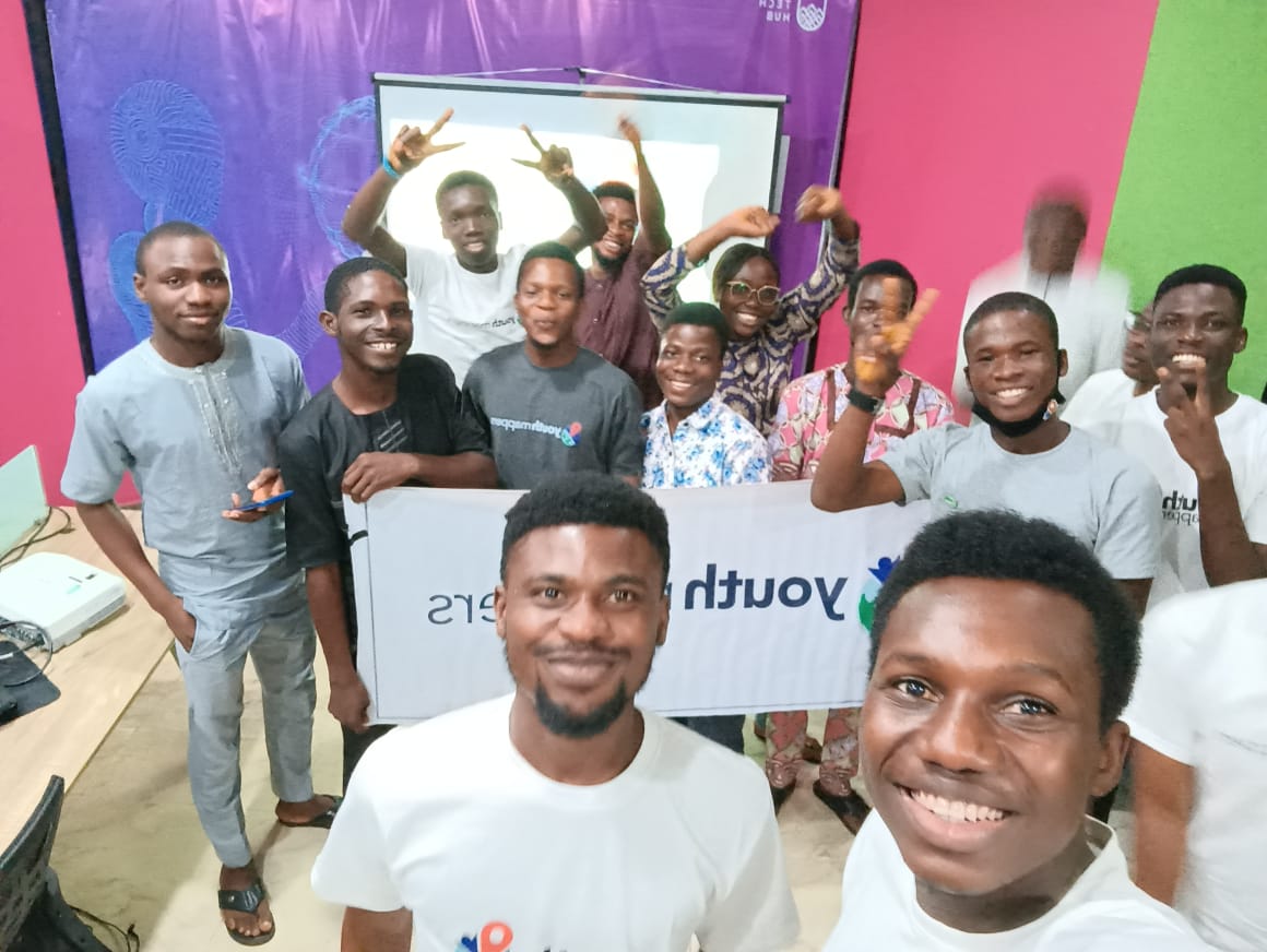 YouthMapperFUTA's tweet image. We also had the regional ambassador @Mercixs20 who shared his phyiscal experience at the one day youthmappers conference, #SotM2022 and #foss4g2022  alongside a few other member who won online grants to attend the conferences virtually